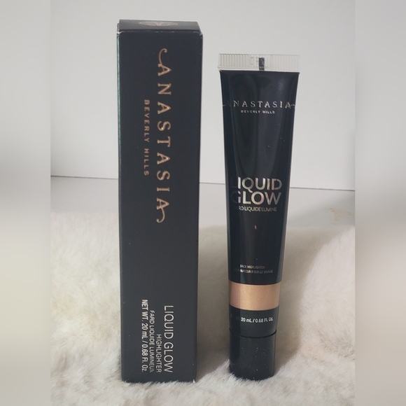Anastasia Beverly Hills Liquid Glow Highlighter - Peach Fizz - Picture 1 of 3